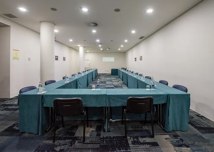 ユーロスターズ オポルト 4*