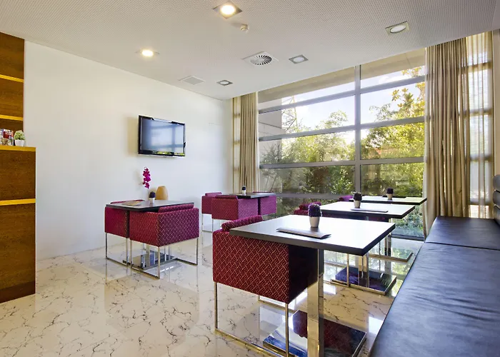 ユーロスターズ オポルト 4*